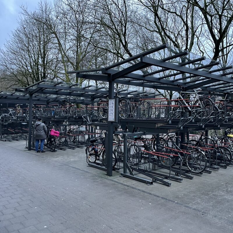 Stadt Neuss plant moderne Fahrrad-Garage am Bahnhof
